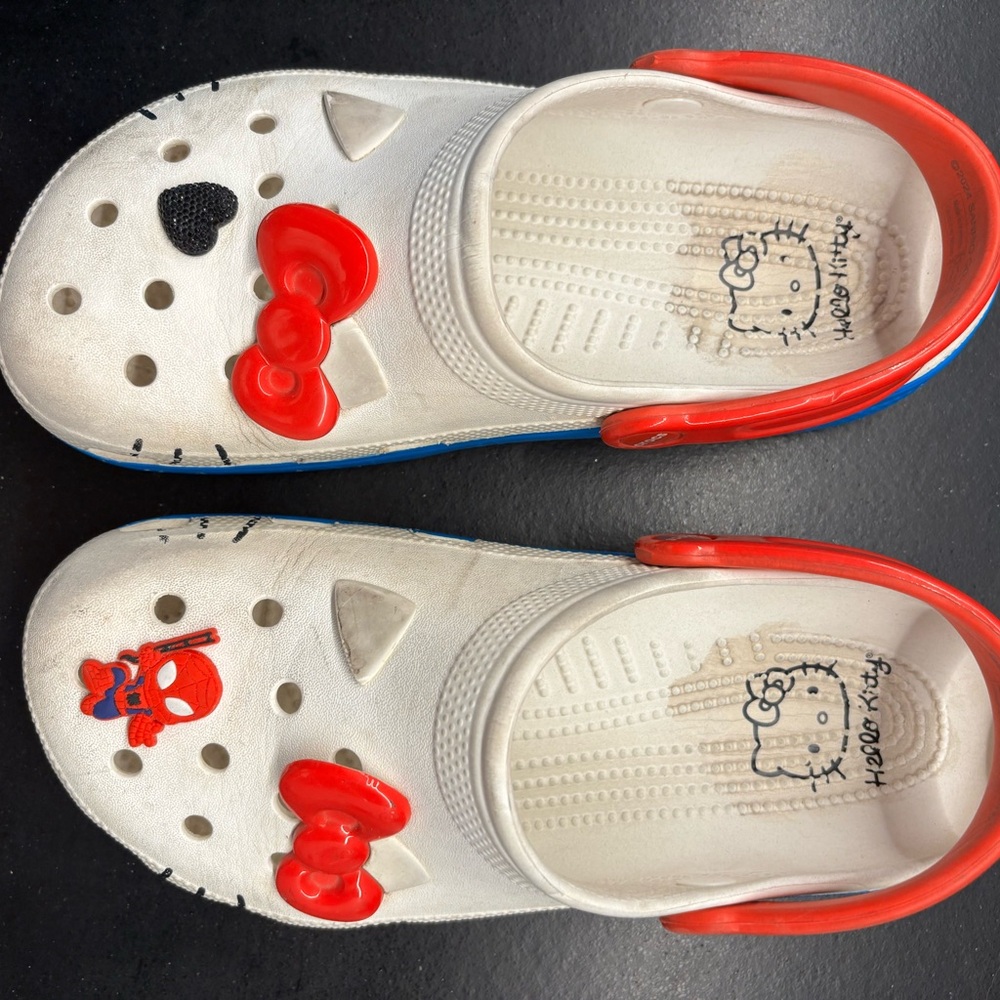 Hello Kitty Size 9 used Crocs - White and Red